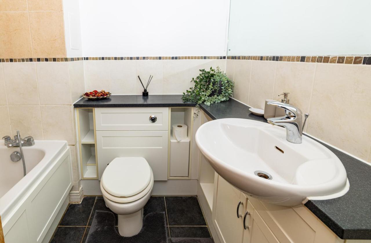 Two Bed Apartment Near Canary Wharf London Eksteriør bilde
